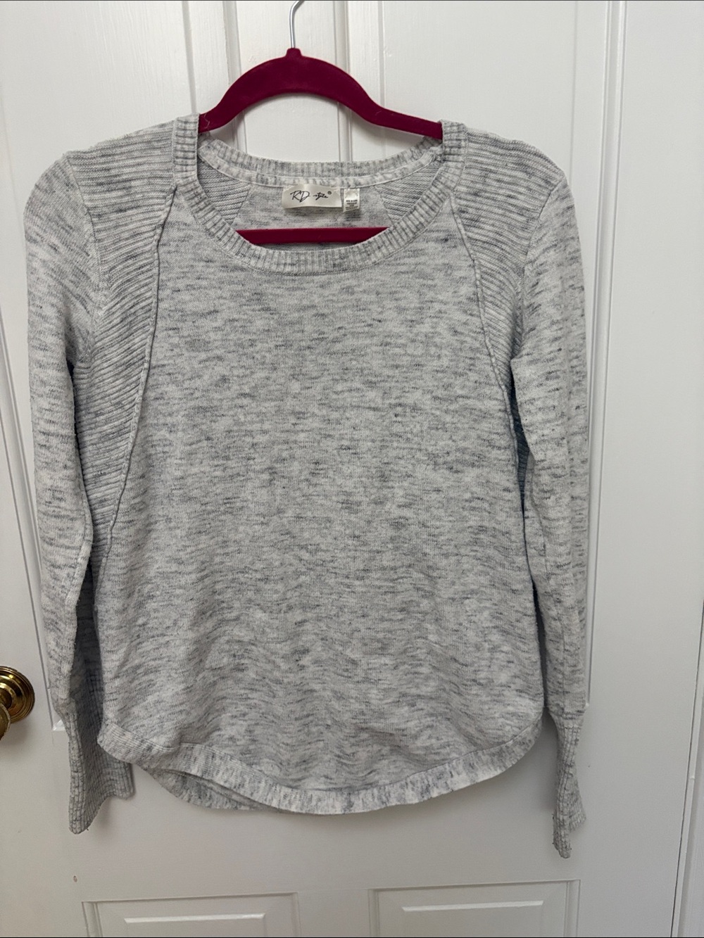 RD Style Light Gray Heathered Raglan Sweatshirt